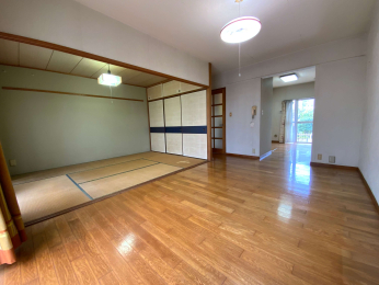 rO ̉肪rOɂ₳LAS炮߂łB