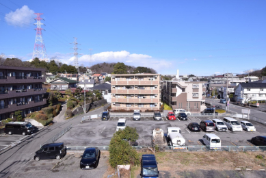 �Z�˂���̒��]�ʐ^ ���p�L������̒��]
�O�ʂ��J���Ă���A�S�n�悢�J����������܂��B