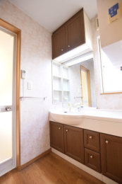 ���ʑ�E���ʏ� ���邭�g���₷��1F���ʎ��ł��B