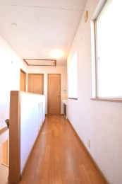 ���̑����� 2�K�L���͖��邢�z�˂��������Ă��ĊJ����������܂��B