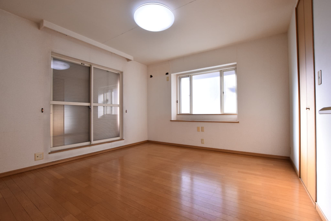 �m�� 8.1��̗m���ɂ͏o��������A���邭�J���I�ȋ�Ԃł��B