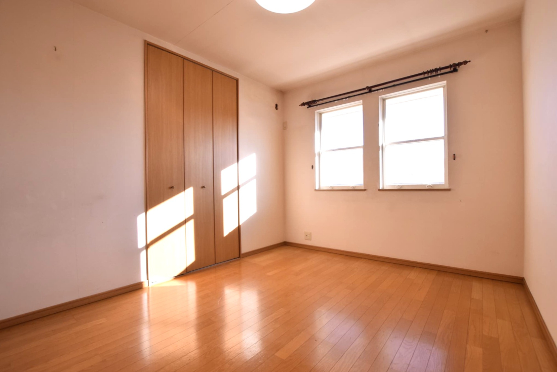 �m�� ����6.2��̗m���ɂ͉ԑ䂪�݂����A�G�߂̉Ԃ⏬���������ē��X�̕�炵���ʂ���Ԃł��B