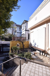 �� �V�C�̗ǂ����ɂ͏��������|���Ĉ�x�݁B����ȑf�G�ȃX�y�[�X�ł��B