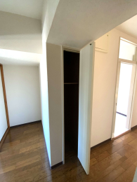 ���[ ���֑O���[